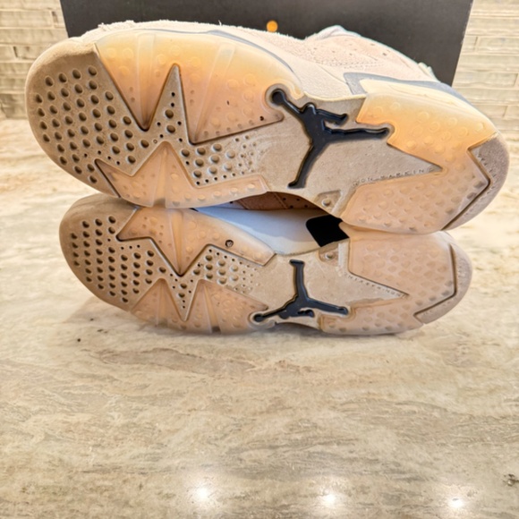 Jordan 6 Retro Youth Size 4.5 - Picture 6 of 9